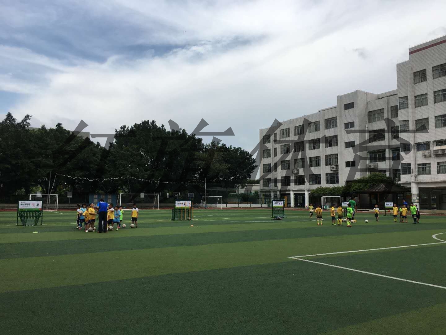 足球訓練器材在學校的應用