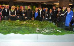 對他們對中國人民的足球訓(xùn)練器材友好情誼表示真誠的感謝