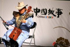 共享奧林匹克帶足球訓(xùn)練器材來的激情和歡樂