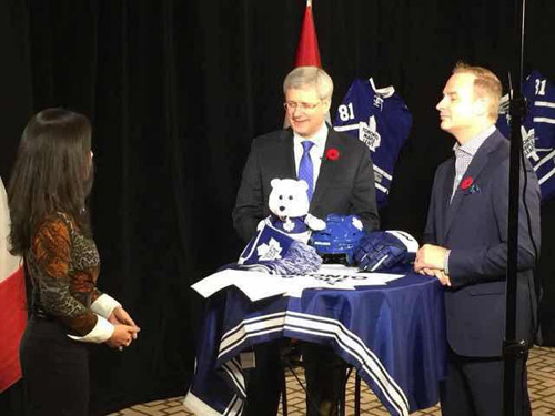 加拿大總理哈珀今天上帶球運(yùn)球訓(xùn)練器午在參加APEC多邊會(huì)晤之余