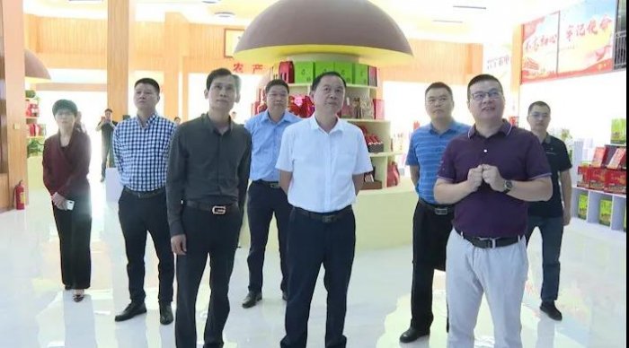 洪國(guó)華：落實(shí)責(zé)任 強(qiáng)化服務(wù) 助力民營(yíng)企業(yè)做強(qiáng)做